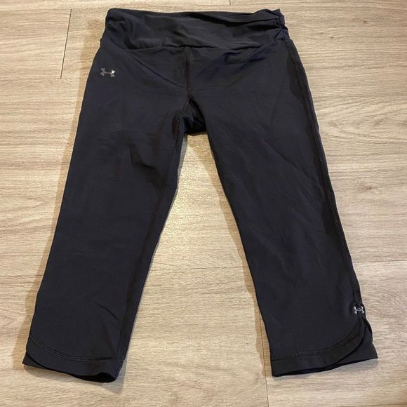 Under Armour Pants - Under Armour heat gear black capri spandex athletic workout pants size medium